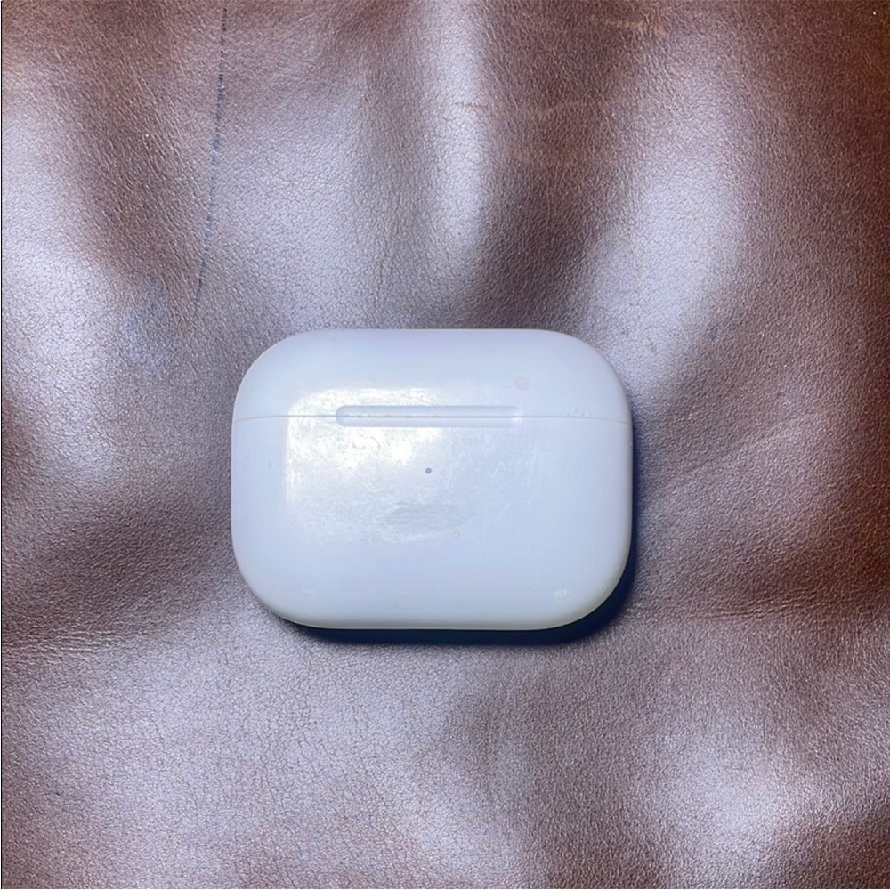 White Wireless Earbuds Case